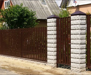 Забор из металлического штакетника Шугозеро