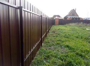 Забор из профлиста Кузьмоловский