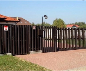 Забор из металлического штакетника Большая Пустомержа