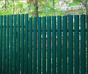 Забор из металлического штакетника Новое Девяткино